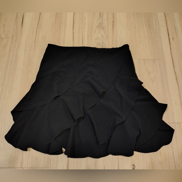 Caché Ruffle Skirt - Picture 2 of 3